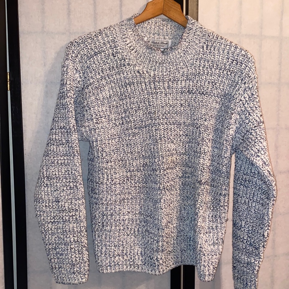 A Knitch Above Sweater Size M